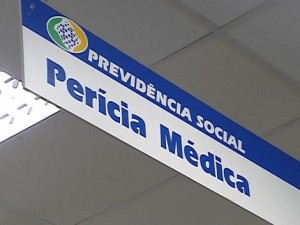 CARMEN COBRA NA TRIBUNA DISPONIBILIZAÇÃO DE MÉDICO PERITO AO INSS DE PRIMAVERA